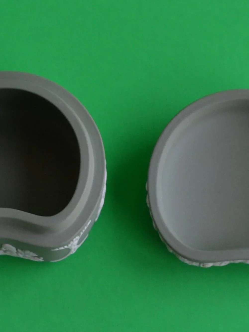 Wedgwood Jasperware Sage Green Round Scalloped Trinket Box With Lid